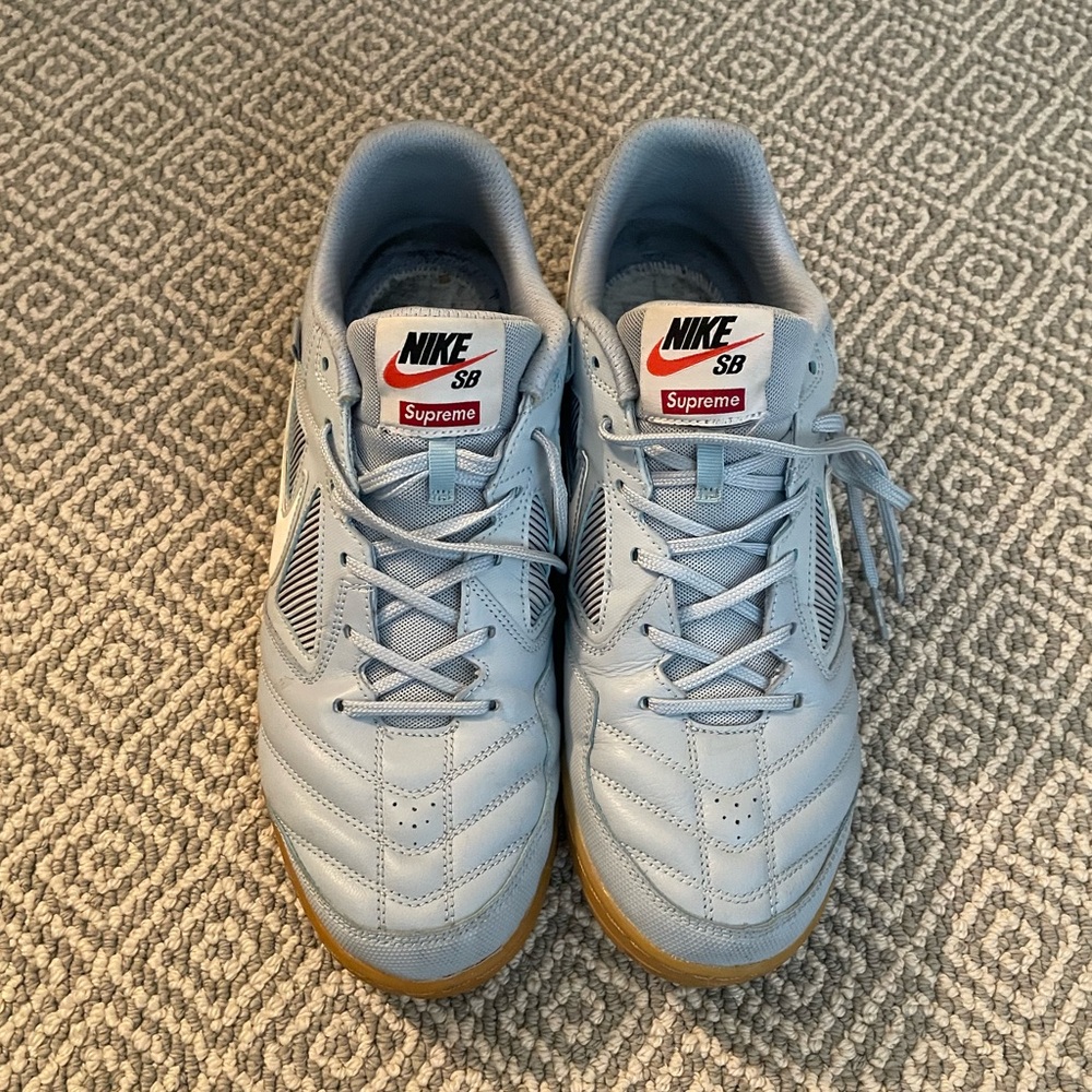 Supreme Nike SB Gato